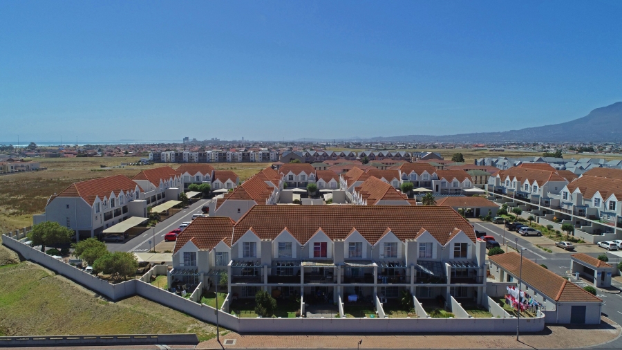 2 Bedroom Property for Sale in Whispering Pines Western Cape